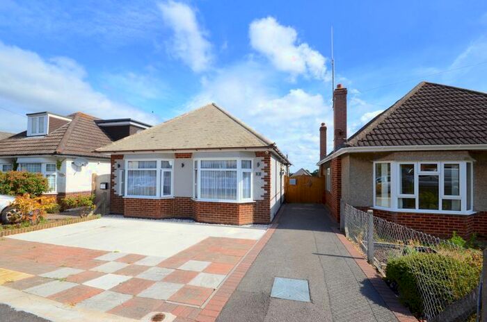 3 Bedroom Detached Bungalow To Rent In Wakefield Avenue, Bournemouth, BH10