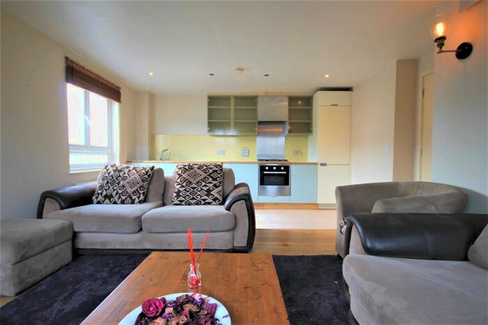 2 Bedroom Flat To Rent In Sienna Court, Feltham, TW13