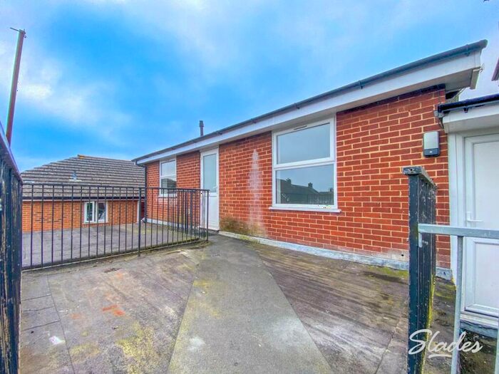 2 Bedroom Flat To Rent In A Barrack Road, Christchurch, Dorset, BH23