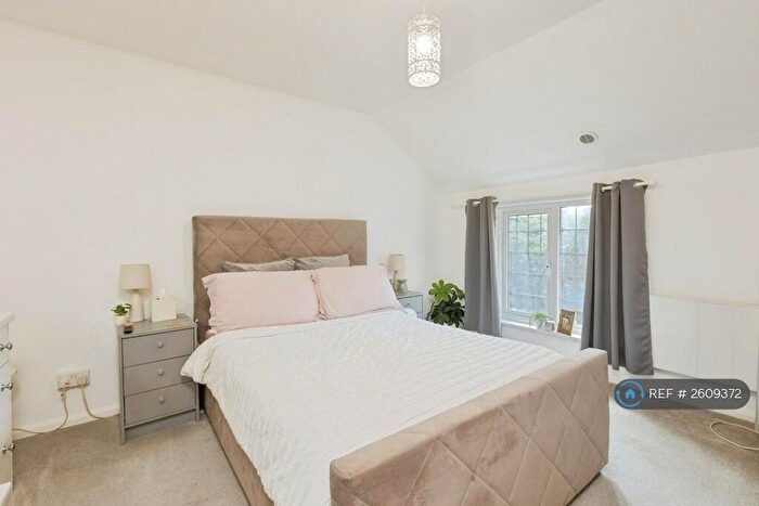 1 Bedroom Semi-Detached House To Rent In Mitchell Road, Orpington, BR6