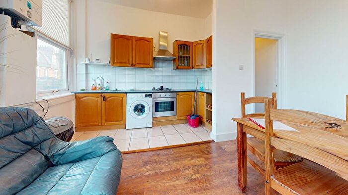 2 Bedroom Flat To Rent In Brixton Water Lane, London, SW2