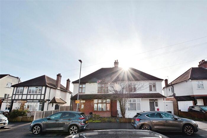 1 Bedroom Flat To Rent In Myrtle Avenue, Ruislip, HA4