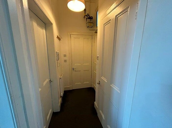 1 Bedroom Flat To Rent In Albert Street, Edinburgh, Midlothian, EH7