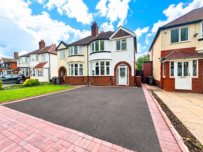 3 Bedroom Semi-Detached House To Rent In Berkeley Road, B90