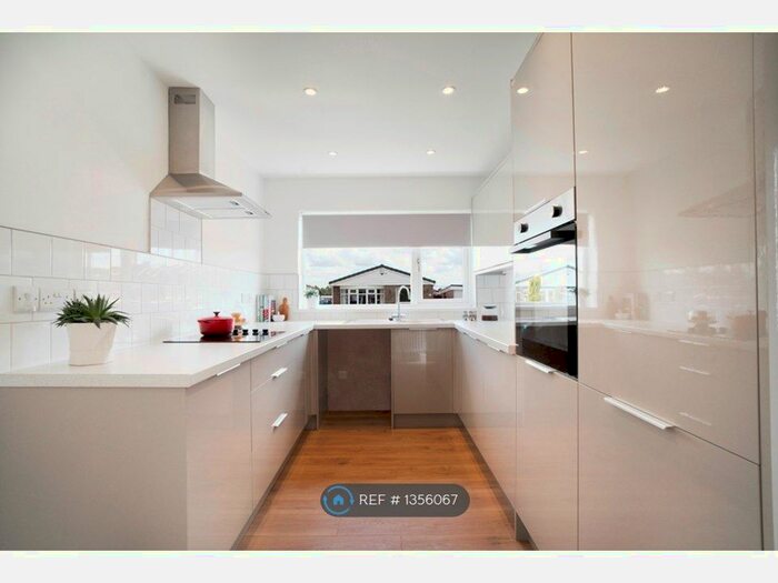 2 Bedroom Bungalow To Rent In Holyhead Crescent, Stoke On Trent, ST3