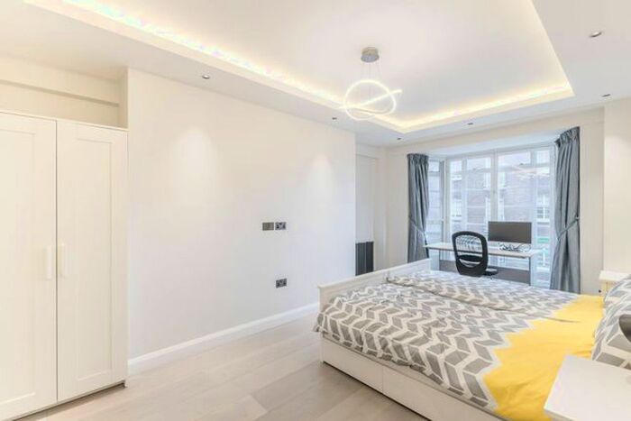 3 Bedroom Flat To Rent In Gloucester Place, Marylebone, London, NW1