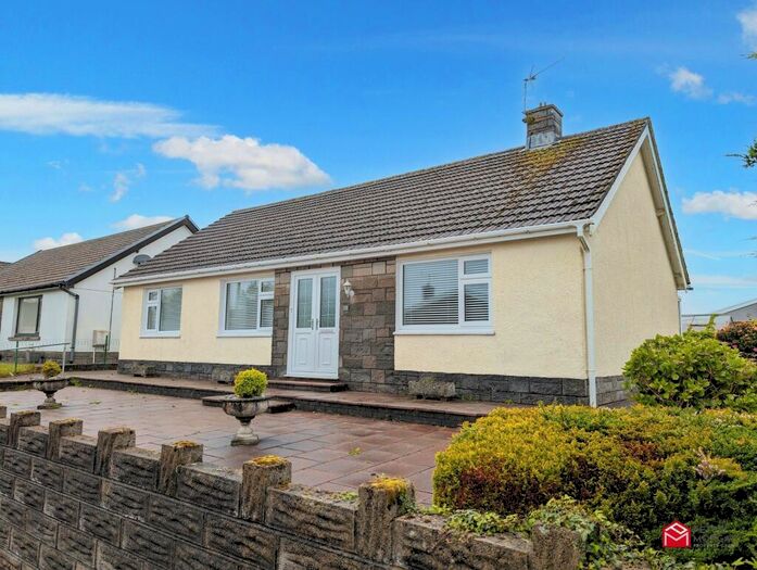 3 Bedroom Detached House For Sale In Summerland Park, Upper Killay, Swansea, City And County Of Swansea., SA2