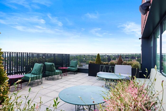 1 Bedroom Flat To Rent In Sutton Court Road Sutton, SM1