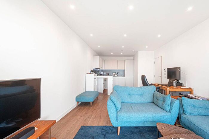 1 Bedroom Flat For Sale In Damsel Walk, Hendon, London, NW9