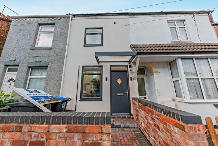 3 Bedroom Terraced House For Sale In Cambridge Street, Rugby, Warwickshire, CV21