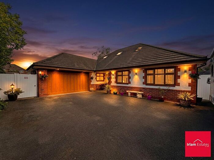 6 Bedroom Detached House For Sale In New Moss Road, Cadishead, M44
