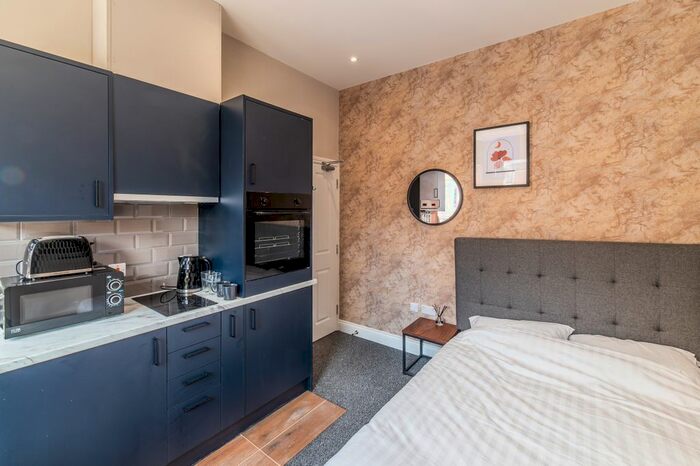 1 Bedroom Studio To Rent In Derby Road, Nottingham, NG1