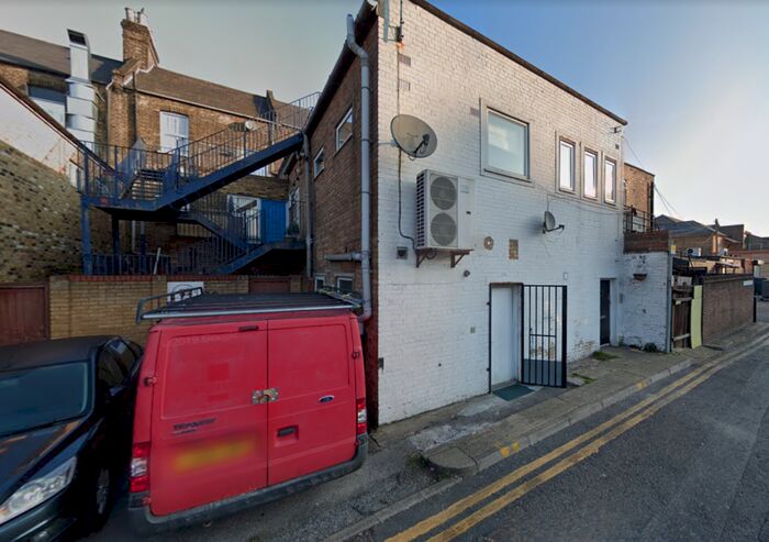 2 Bedroom Flat To Rent In Courtenay Mews, London, E17