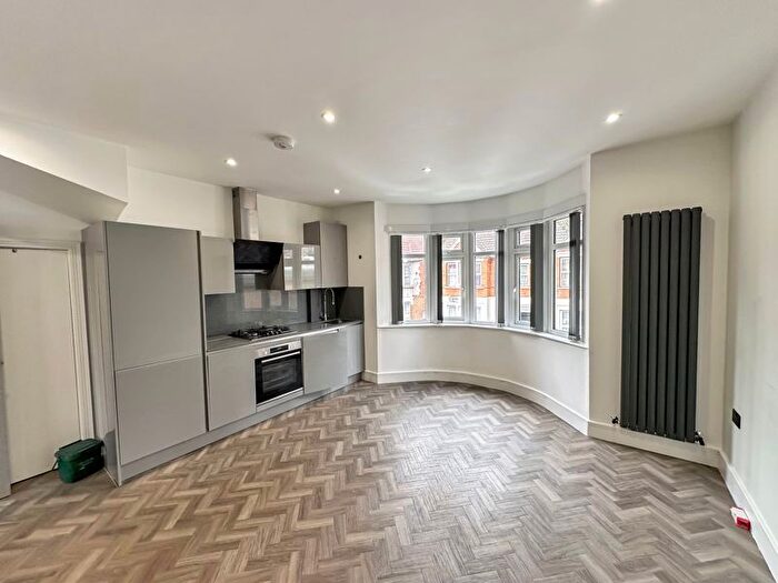 2 Bedroom Flat To Rent In Hortus Road, Southall, UB2