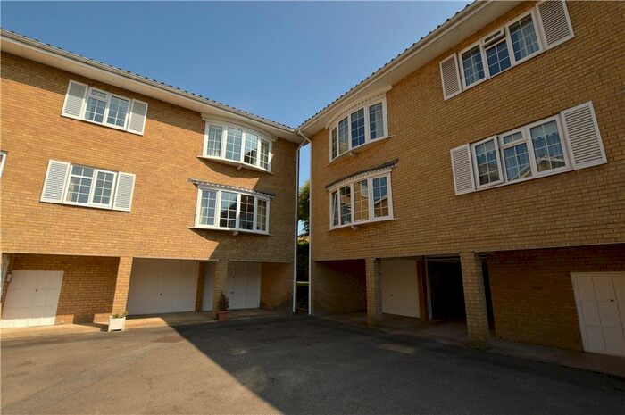 2 Bedroom Flat To Rent In Leconfield Court, Wetherby, West Yorkshire, LS22