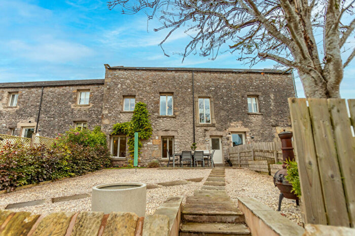 3 Bedroom Cottage For Sale In Crookenden Row, Low Wood, Casterton, LA6