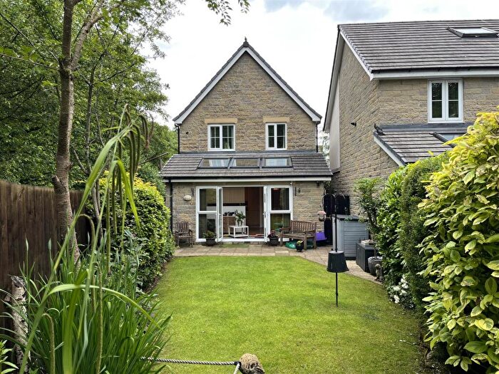 3 Bedroom Detached House For Sale In Cocksfoot Drive, Mossley, Ashton-Under-Lyne, OL5