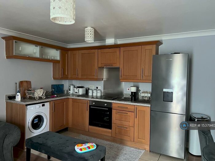 2 Bedroom Flat To Rent In Connections House, London, N3