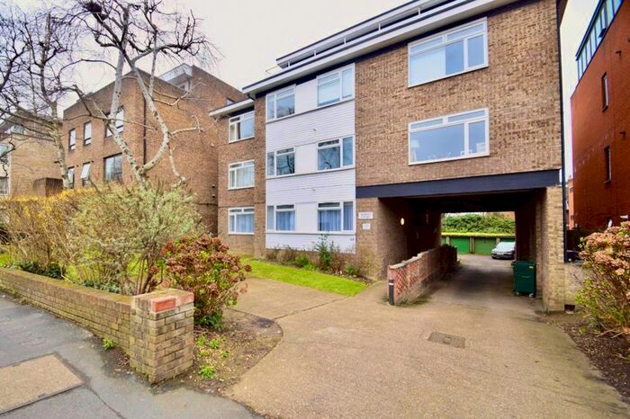 2 Bedroom Flat To Rent In Worple Road, London, SW19