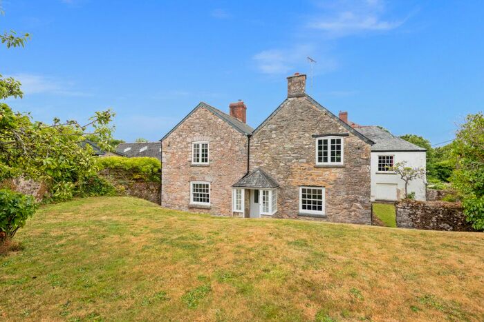 4 Bedroom Farmhouse For Sale In Torr, Yealmpton, Plymouth, PL8