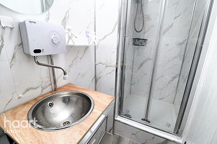 1 Bedroom Maisonette For Sale In The Ridings, Luton, LU3