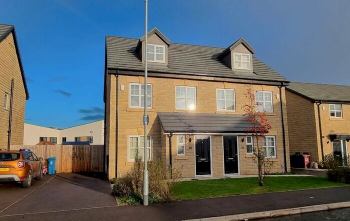 4 Bedroom Semi-Detached House To Rent In Guardians Close, Clitheroe, Lancashire, BB7