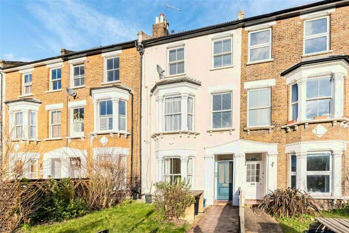 2 Bedroom Flat To Rent In Stanley Road, Teddington, TW11