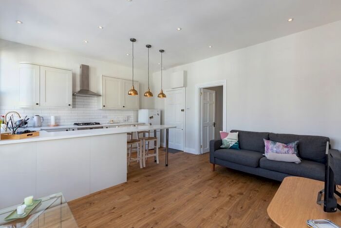 1 Bedroom Flat To Rent In Dancer Road, London, SW6