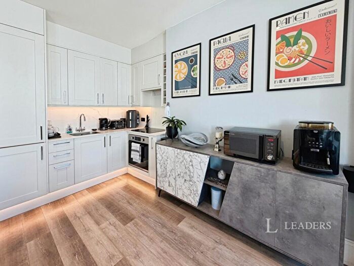 2 Bedroom Flat To Rent In Lansdowne Place, BN3