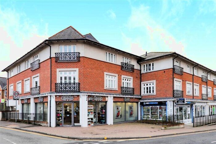1 Bedroom Flat To Rent In Parkfield House, Cambridge Road, Crowthorne, Berkshire, RG45