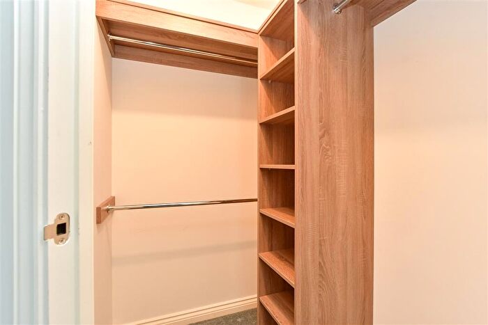 1 Bedroom Flat For Sale In High Street, Rainham, Gillingham, Kent, ME8