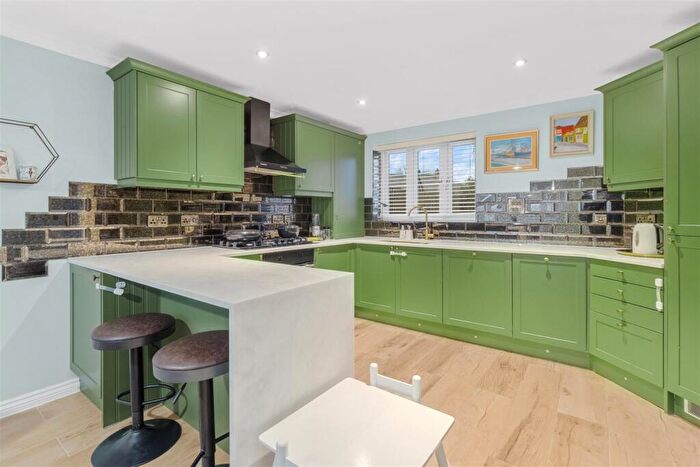 3 Bedroom Semi-Detached House To Rent In Berkley Avenue, Hailsham, BN27