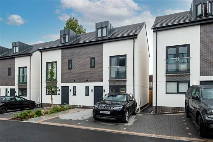 3 Bedroom Town House To Rent In Tulip Street, NG9