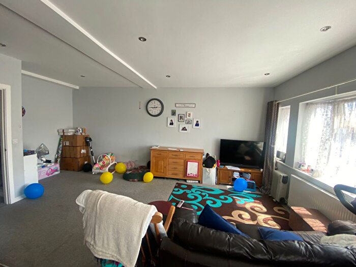 2 Bedroom Flat To Rent In Uxbridge Road, Uxbridge, UB10