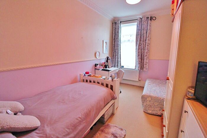 3 Bedroom Terraced House For Sale In Monmouth Road, North End, PO2