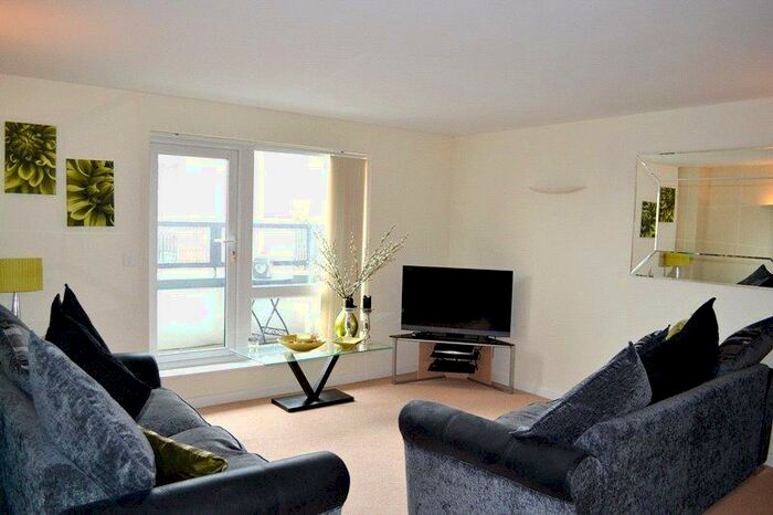 2 Bedroom Flat To Rent In Stockport Road, Manchester, Greater Manchester, M13