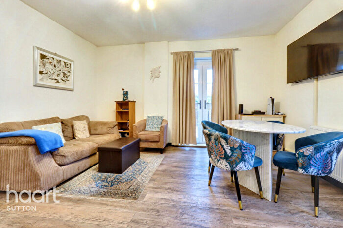 2 Bedroom Flat For Sale In West Street, Carshalton, SM5