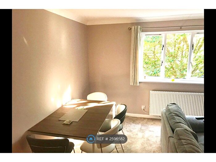 1 Bedroom Flat To Rent In Osprey House, London, SE19