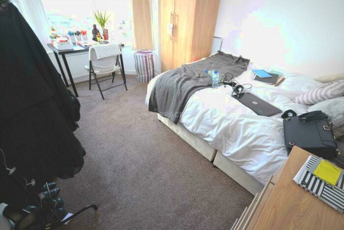 5 Bedroom Terraced House To Rent In Norris Road, Reading, Berkshire, ., RG6