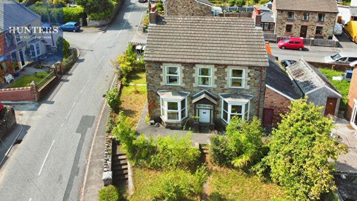 4 Bedroom Detached House For Sale In Derllwyn Road, Tondu, Bridgend, CF32