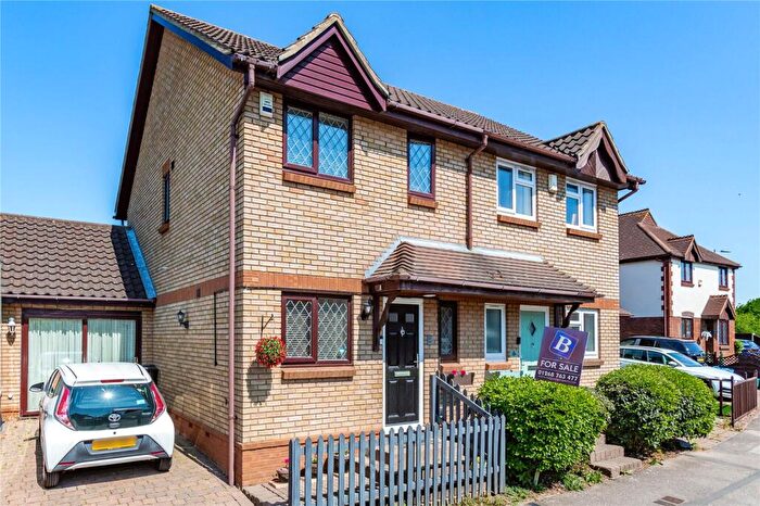 2 Bedroom Semi-Detached House For Sale In Wallace Drive, Wickford, Essex, SS12