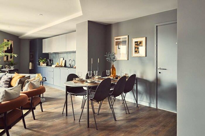 3 Bedroom Flat To Rent In Mustard Wharf At Tower Works, Heritage Collection, LS11