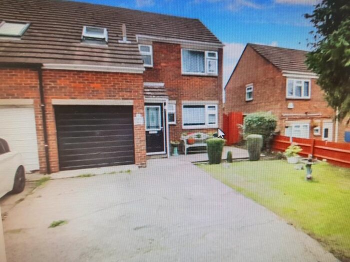 3 Bedroom Semi-Detached House To Rent In Marlow Hill, High Wycombe, HP11