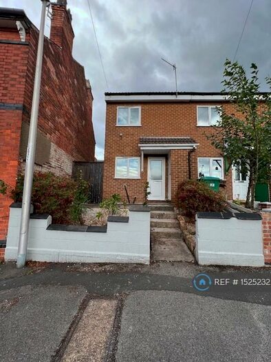 2 Bedroom End Of Terrace House To Rent In Port Said Villas, Nottingham, NG7