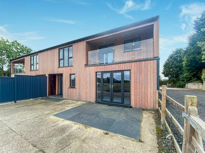 4 Bedroom Property To Rent In Providence Barns, North Beer, PL15