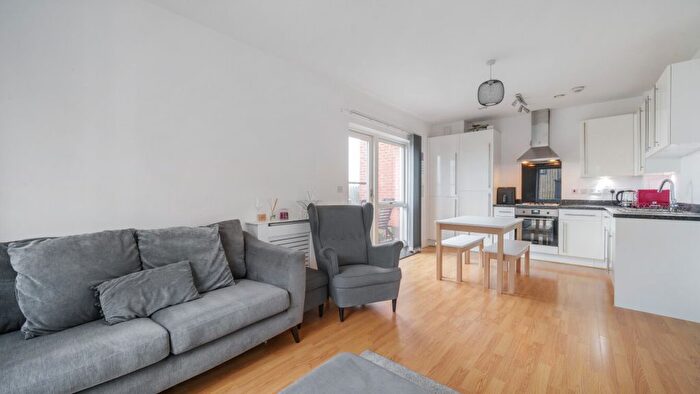 2 Bedroom Flat For Sale In Firwood Lane, Romford, RM3