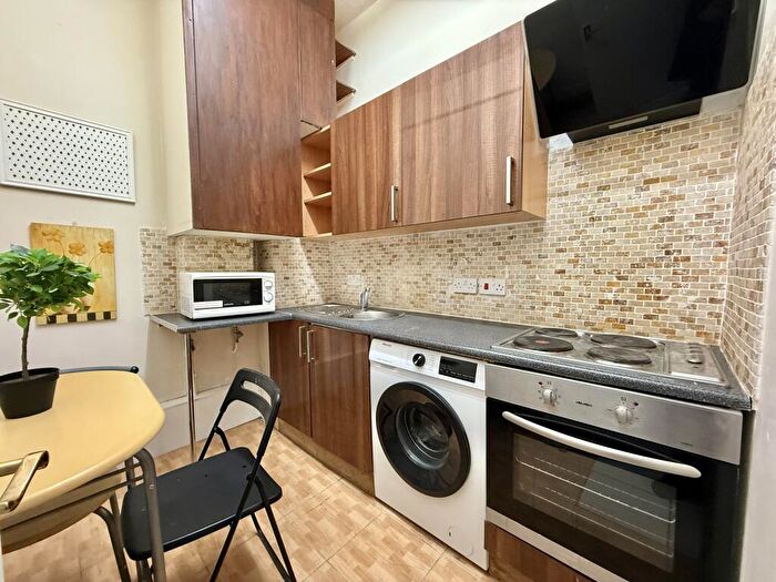 2 Bedroom Apartment To Rent In Aldersgate Street, EC1A