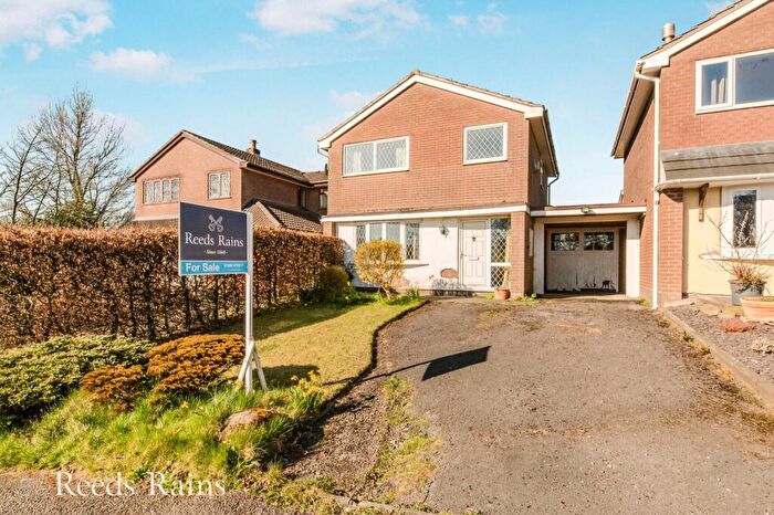 3 Bedroom Link Detached House For Sale In Barrage Road, Biddulph Moor, Stoke-on-Trent, Staffordshire, ST8