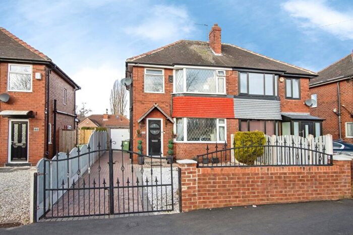 3 Bedroom Semi Detached House For Sale In Pendas Way, Leeds, LS15