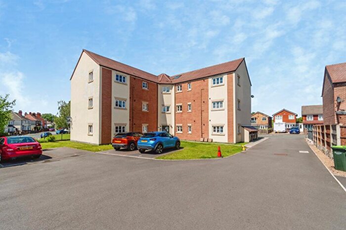 2 Bedroom Flat For Sale In Gospel Oak Road, Tipton, DY4